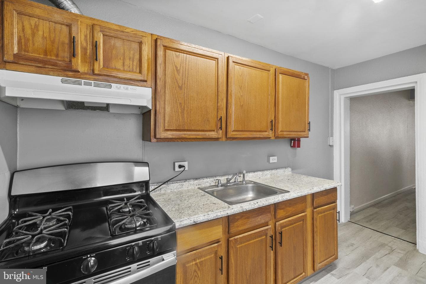 530 Norris Street photo 11