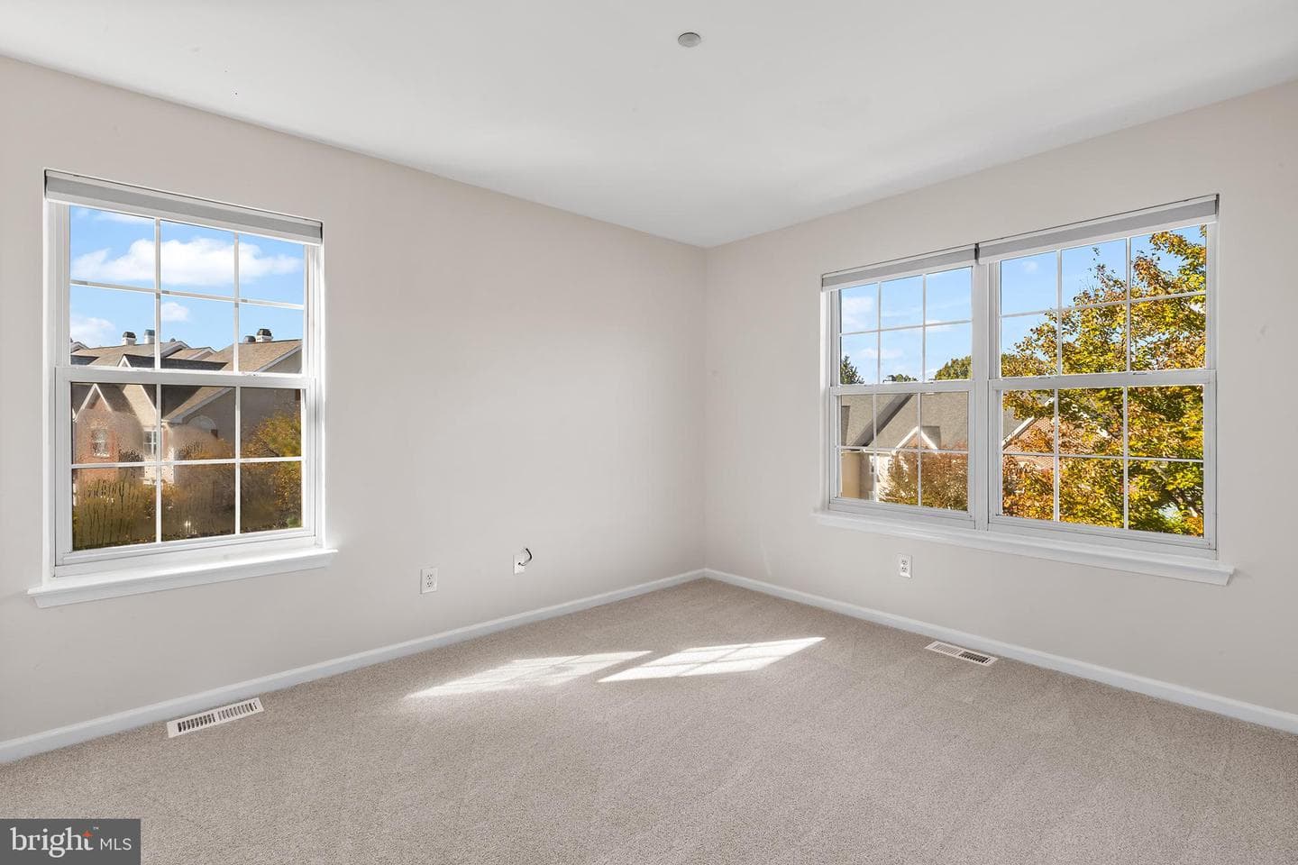 272 Militia Drive photo 29