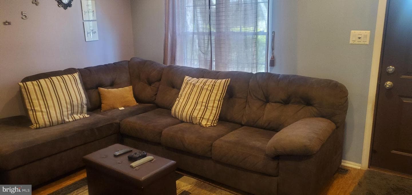 302 Hancock Court photo 32