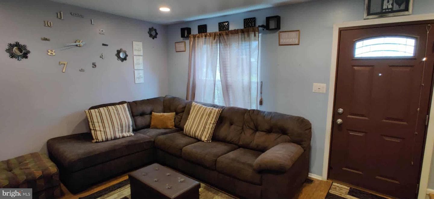 302 Hancock Court photo 5