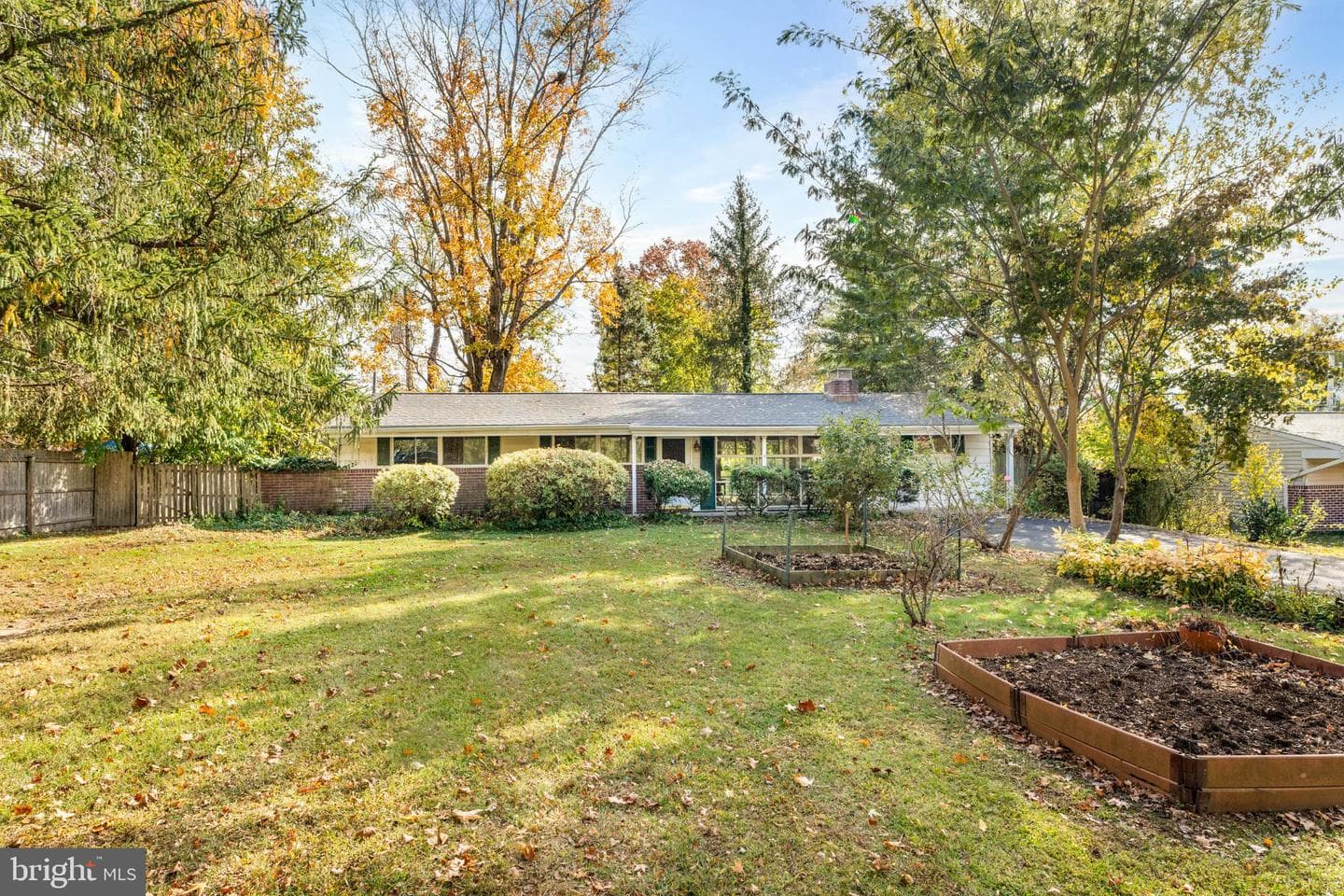 6326 Farmar Lane photo 33