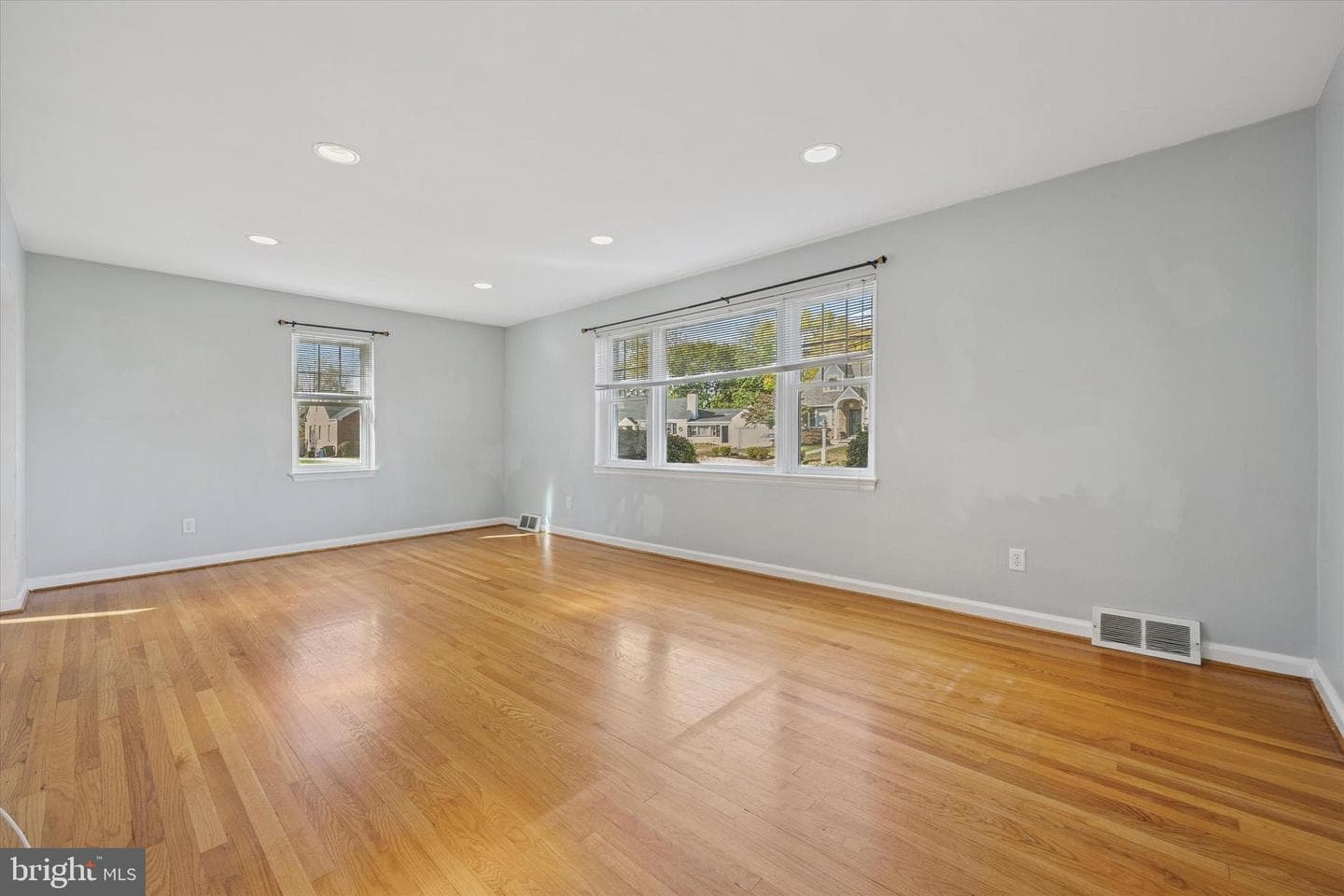 1705 Harmon Road photo 2