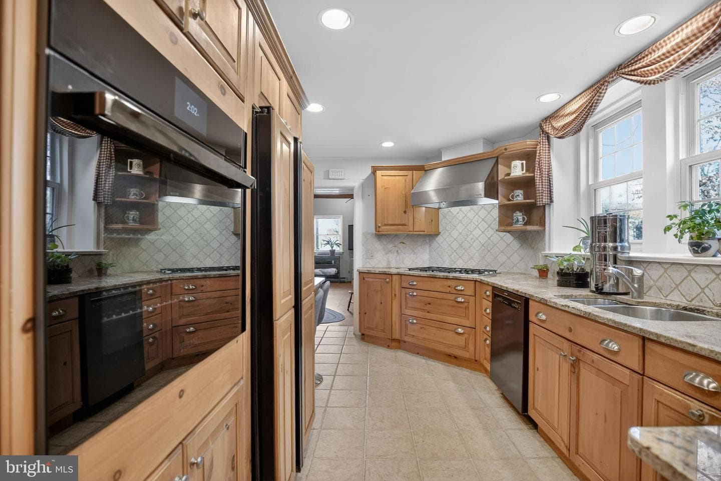 106 Montgomery Avenue photo 16