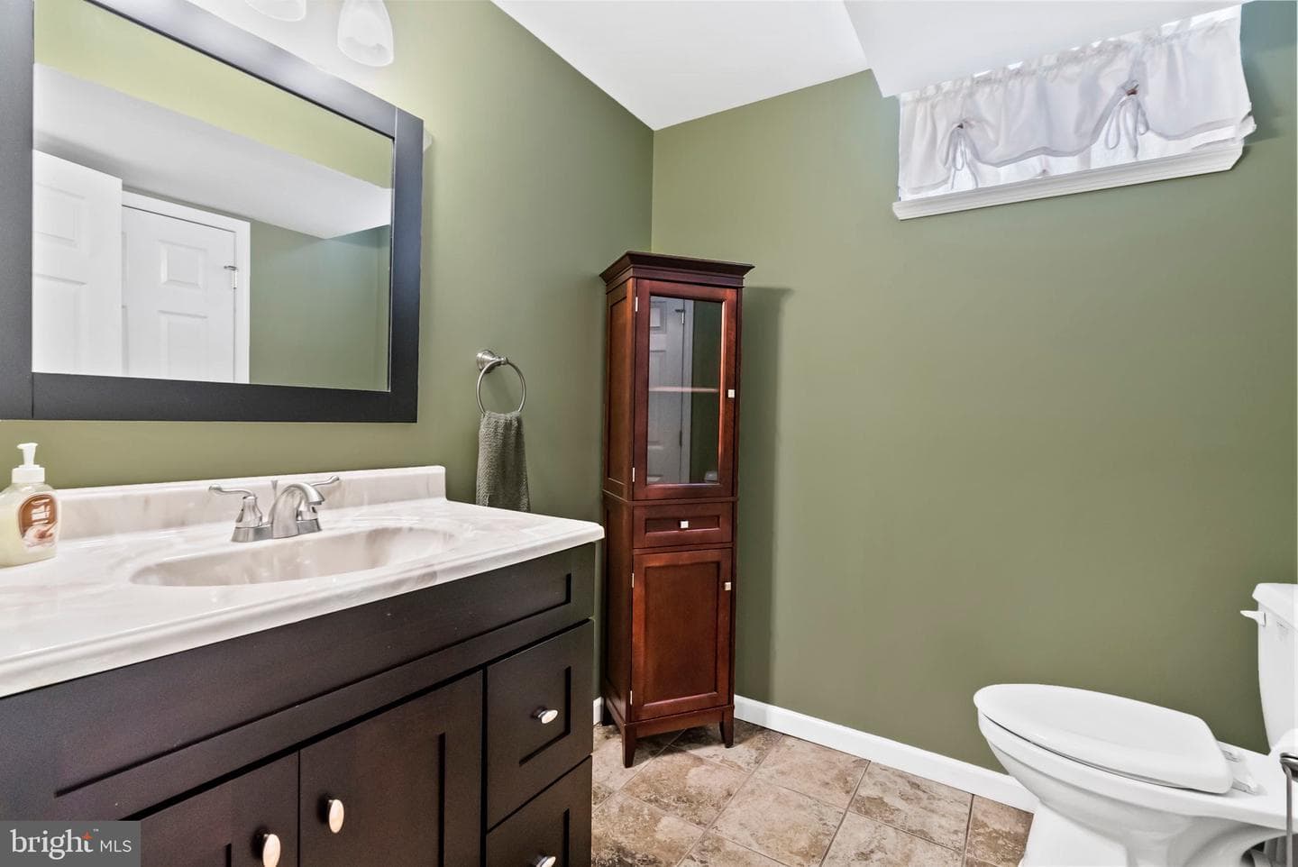 1134 Cornwallis Way photo 44