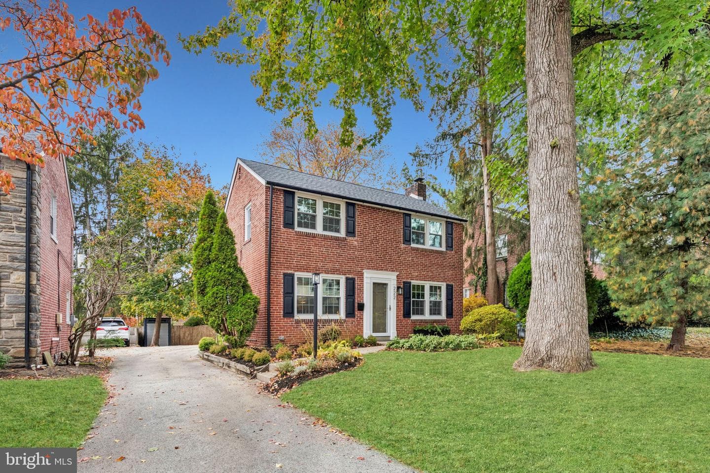 222 Harrogate Road photo 1