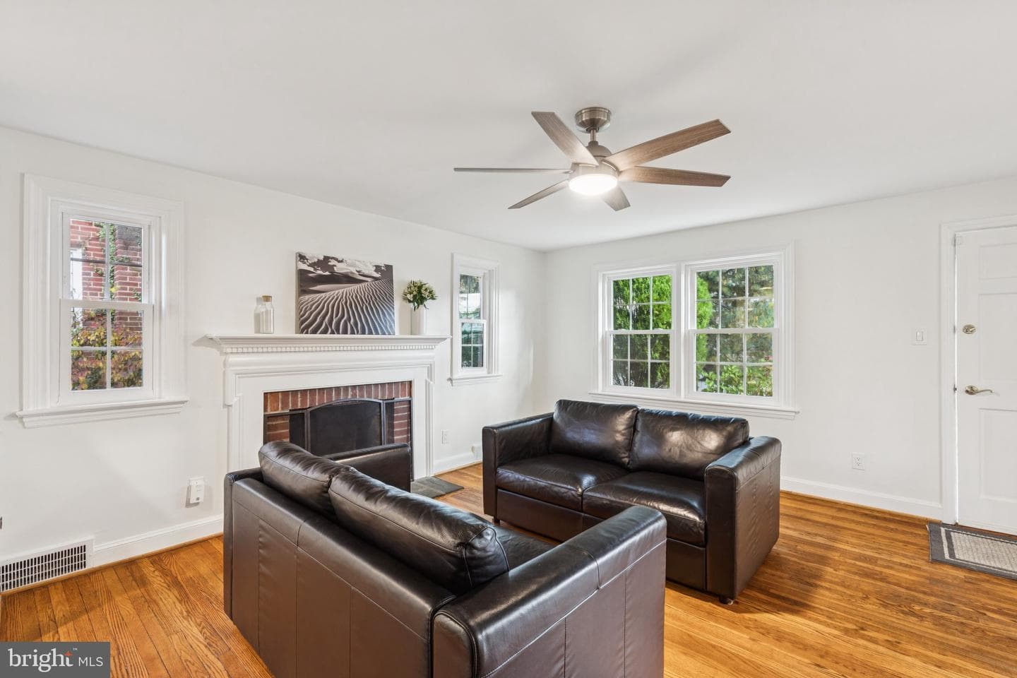 222 Harrogate Road photo 4