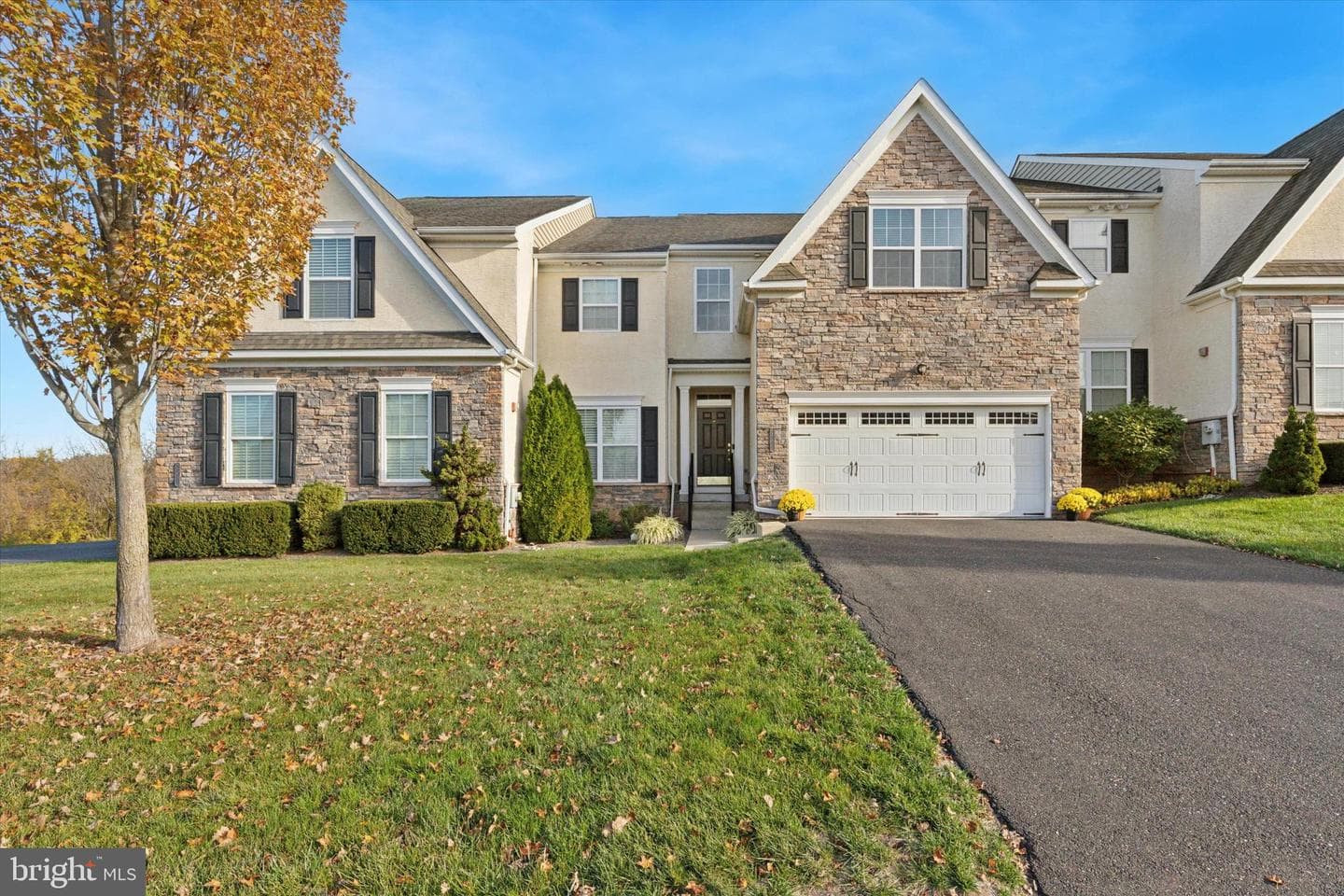 2045 Pleasant Valley Drive photo 1