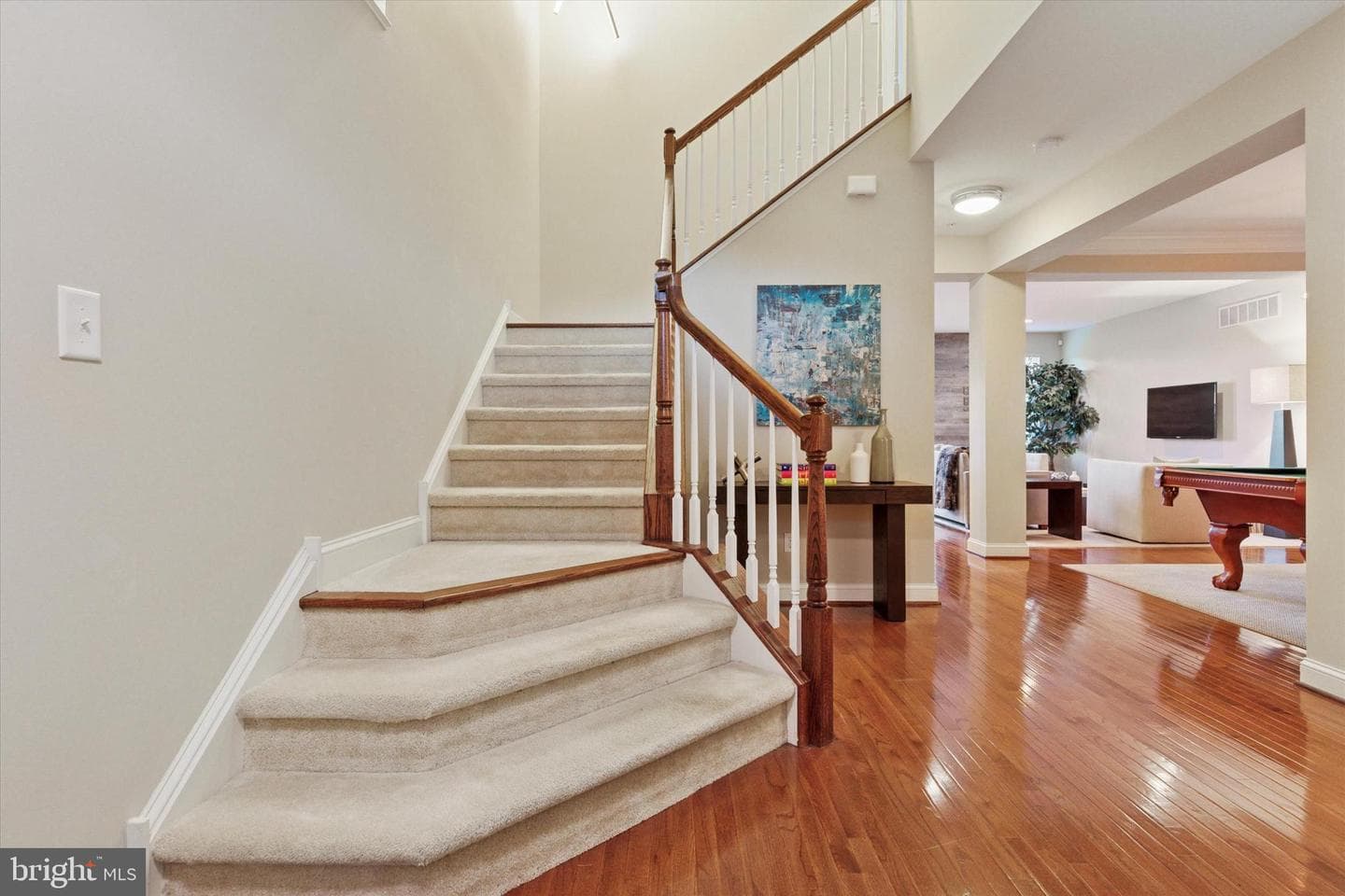 2045 Pleasant Valley Drive photo 2