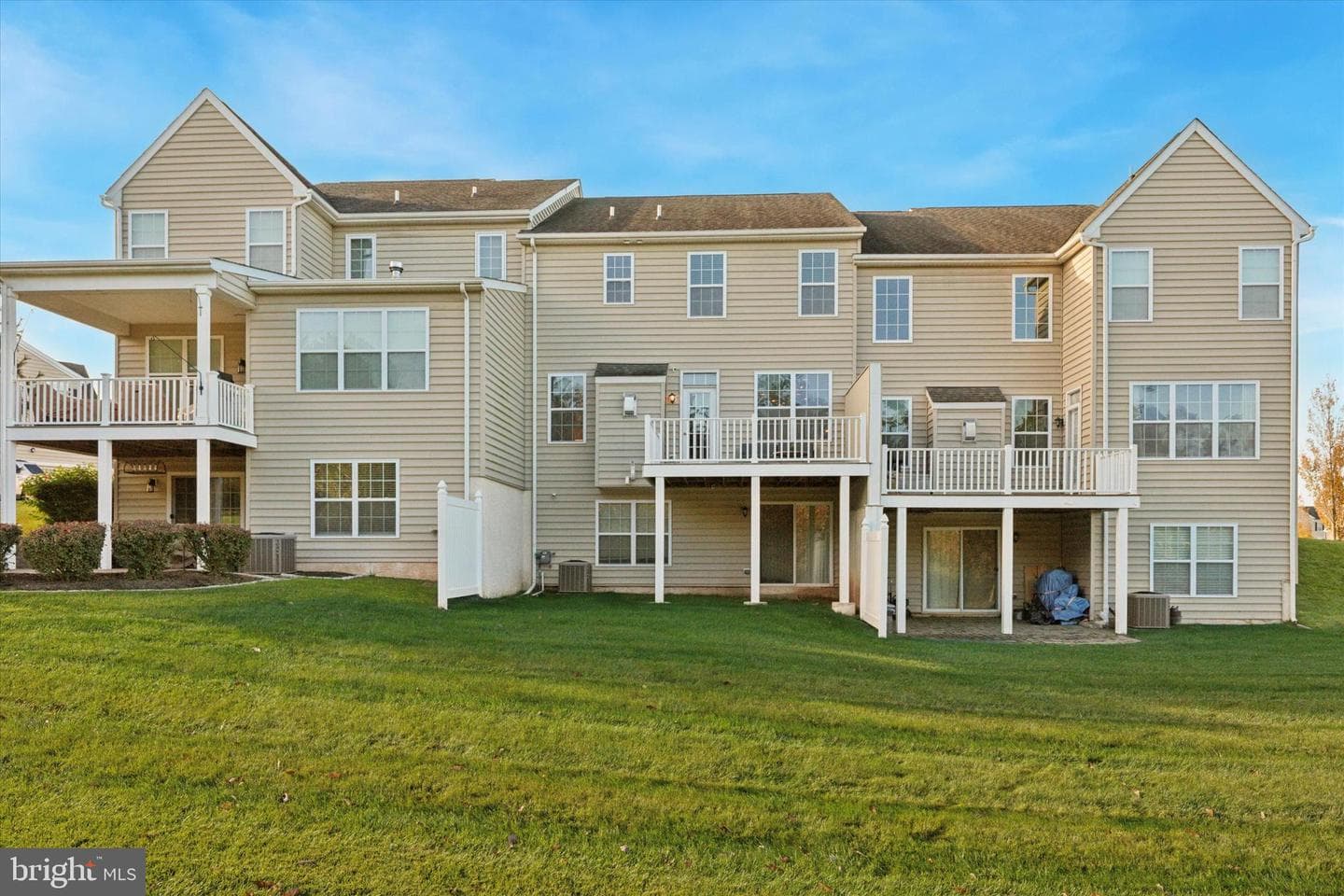 2045 Pleasant Valley Drive photo 27