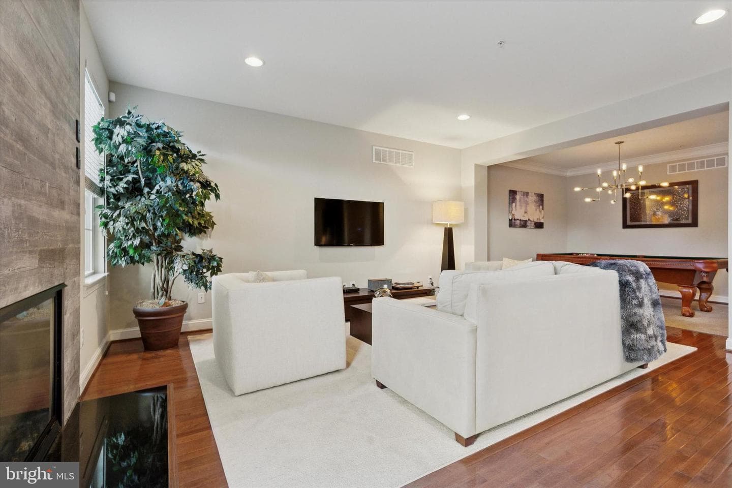 2045 Pleasant Valley Drive photo 7