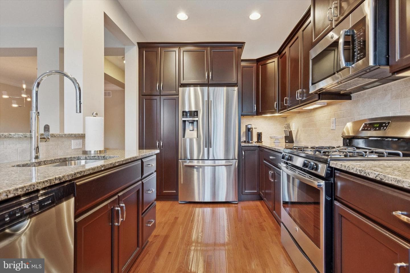 2045 Pleasant Valley Drive photo 9