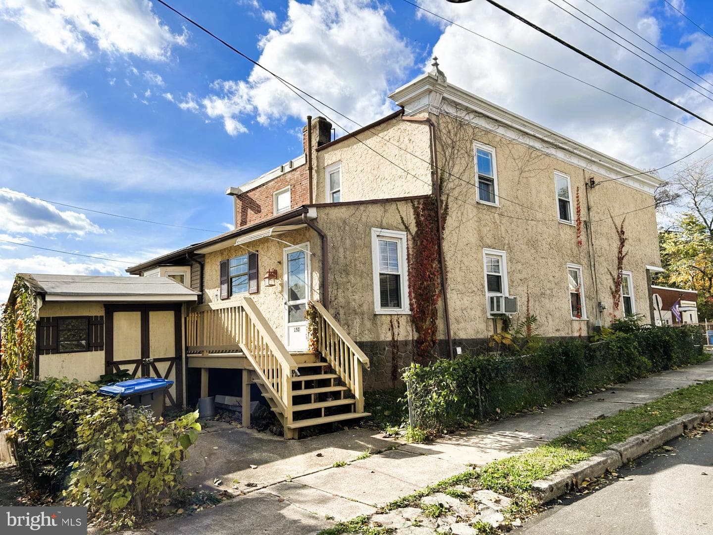 150 Forrest Avenue photo 2