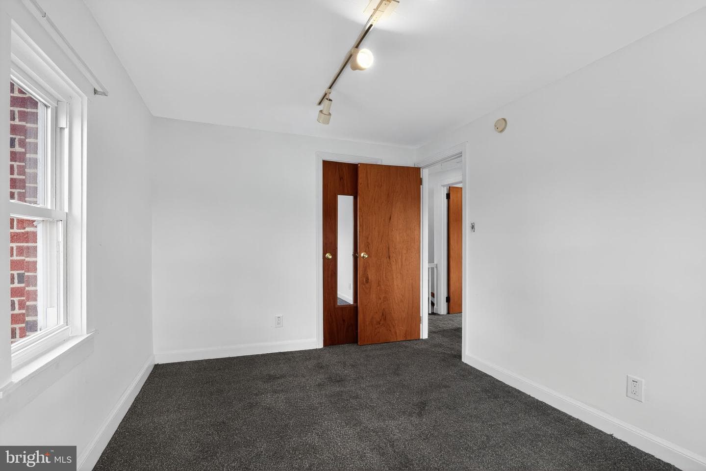 661 N Keim Street photo 14