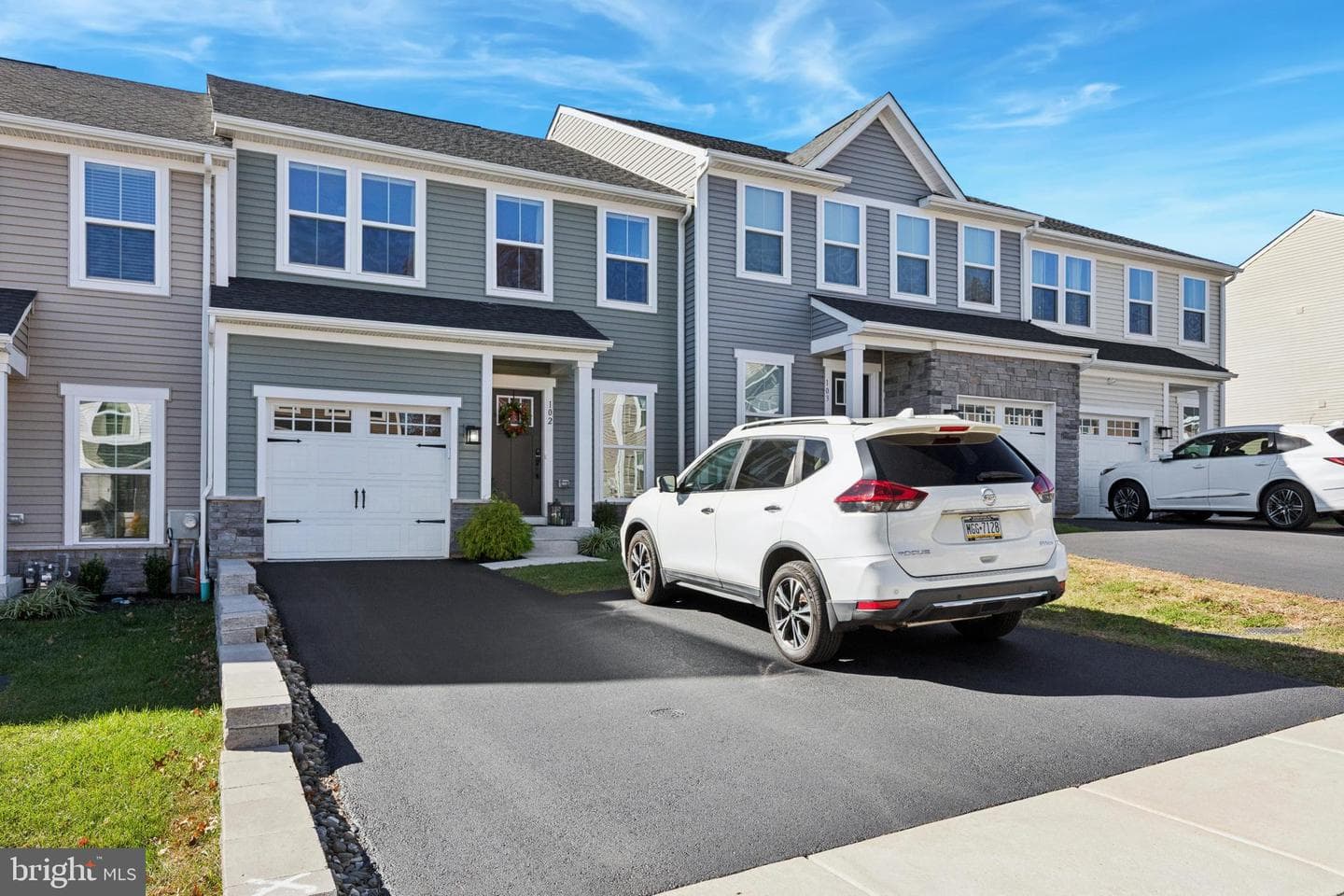 102 Sterling Drive photo 4