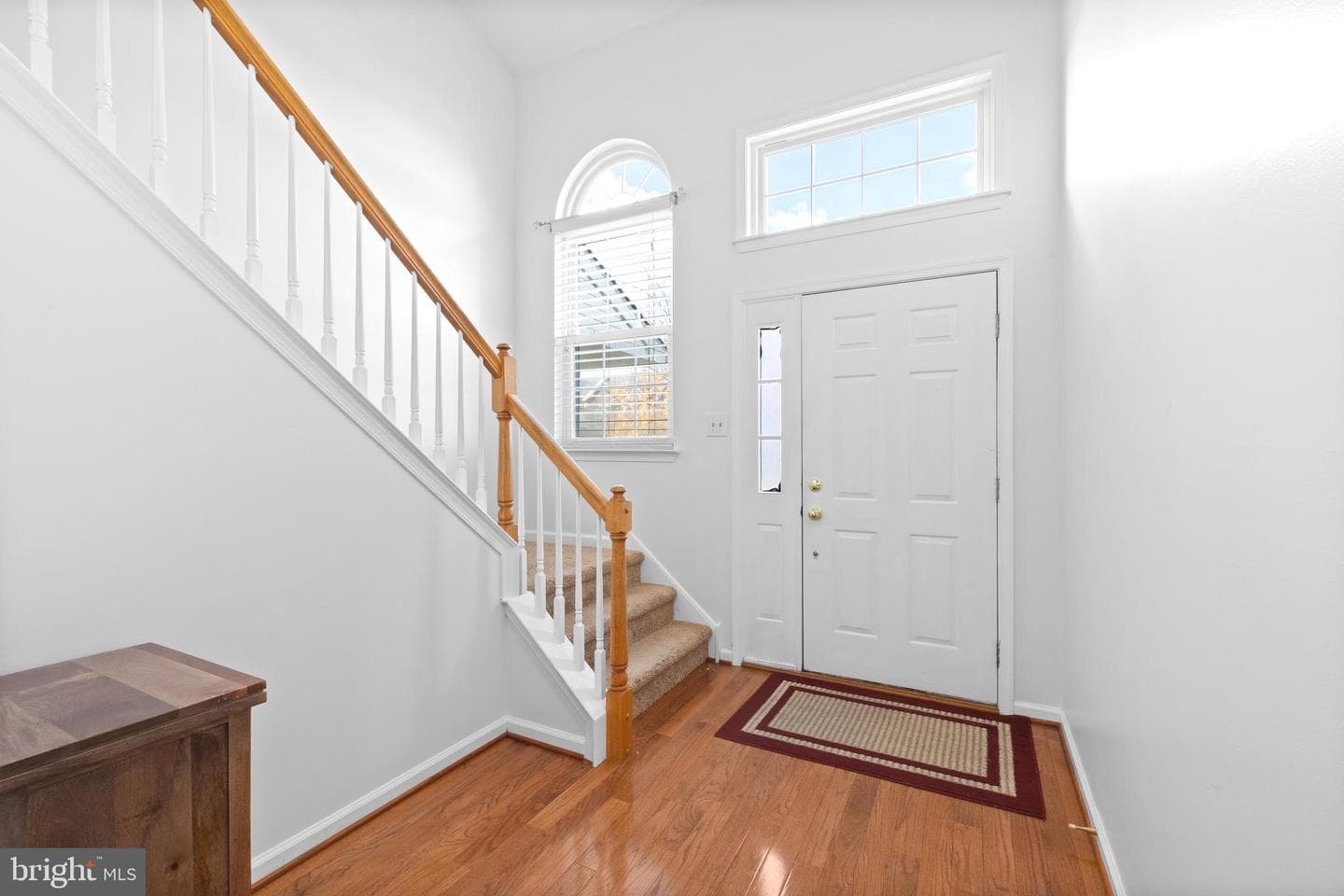 592 Blackmoor Court photo 2