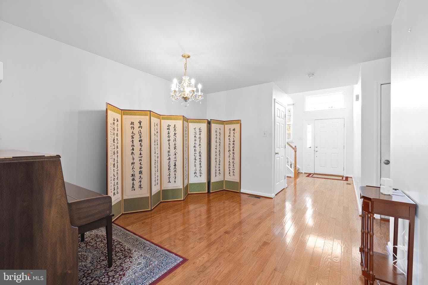 592 Blackmoor Court photo 3
