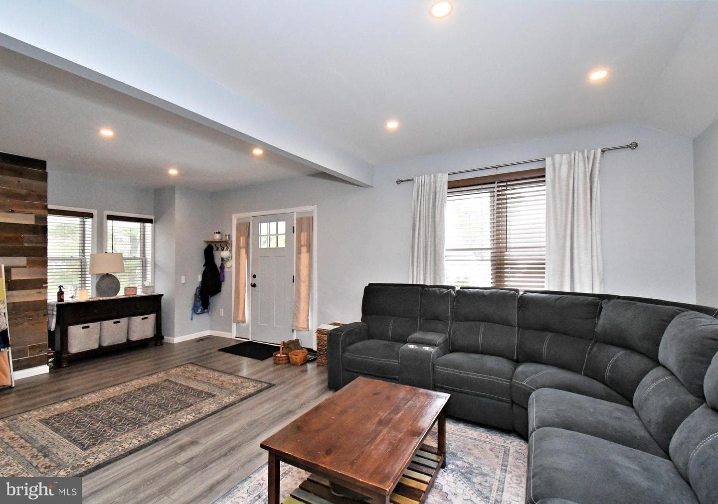 510 N Pleasantview Road photo 9