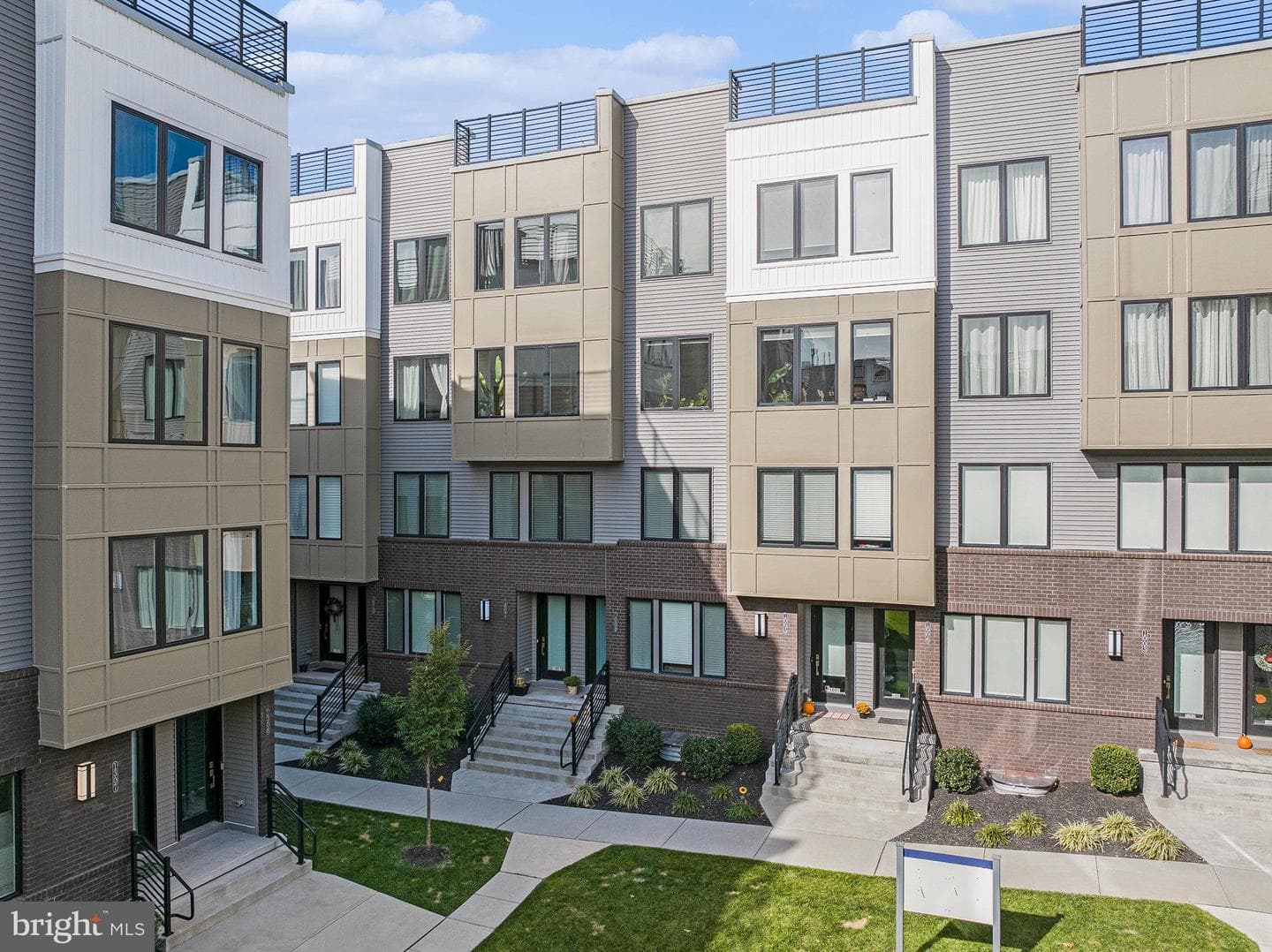1008 Morton Alley photo 1