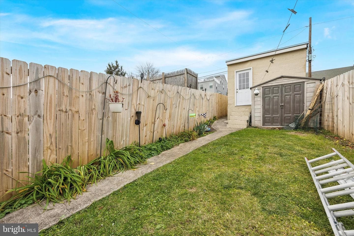 378 E Hector Street photo 21