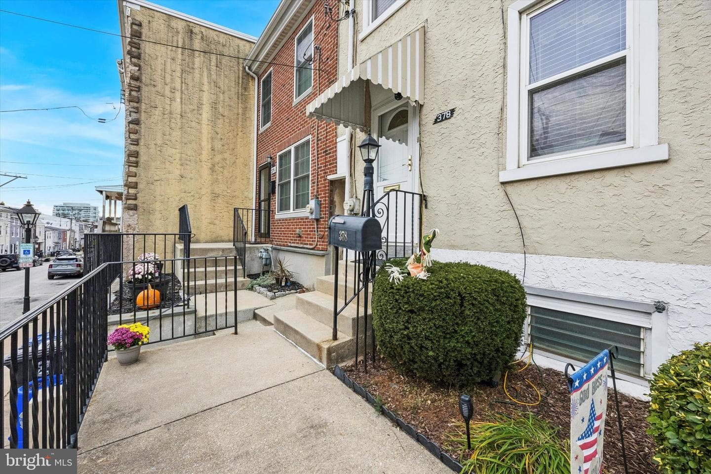 378 E Hector Street photo 3