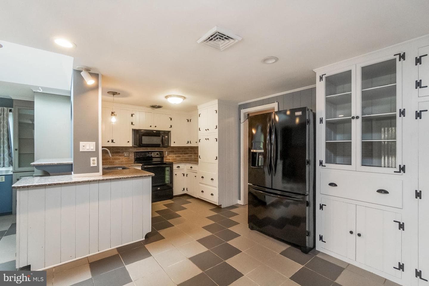 1103 Lansdale Avenue photo 10