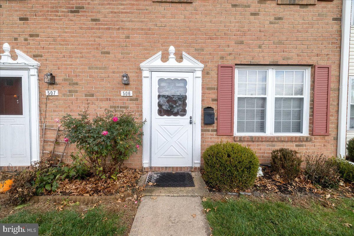 506 Clarella Court photo 2