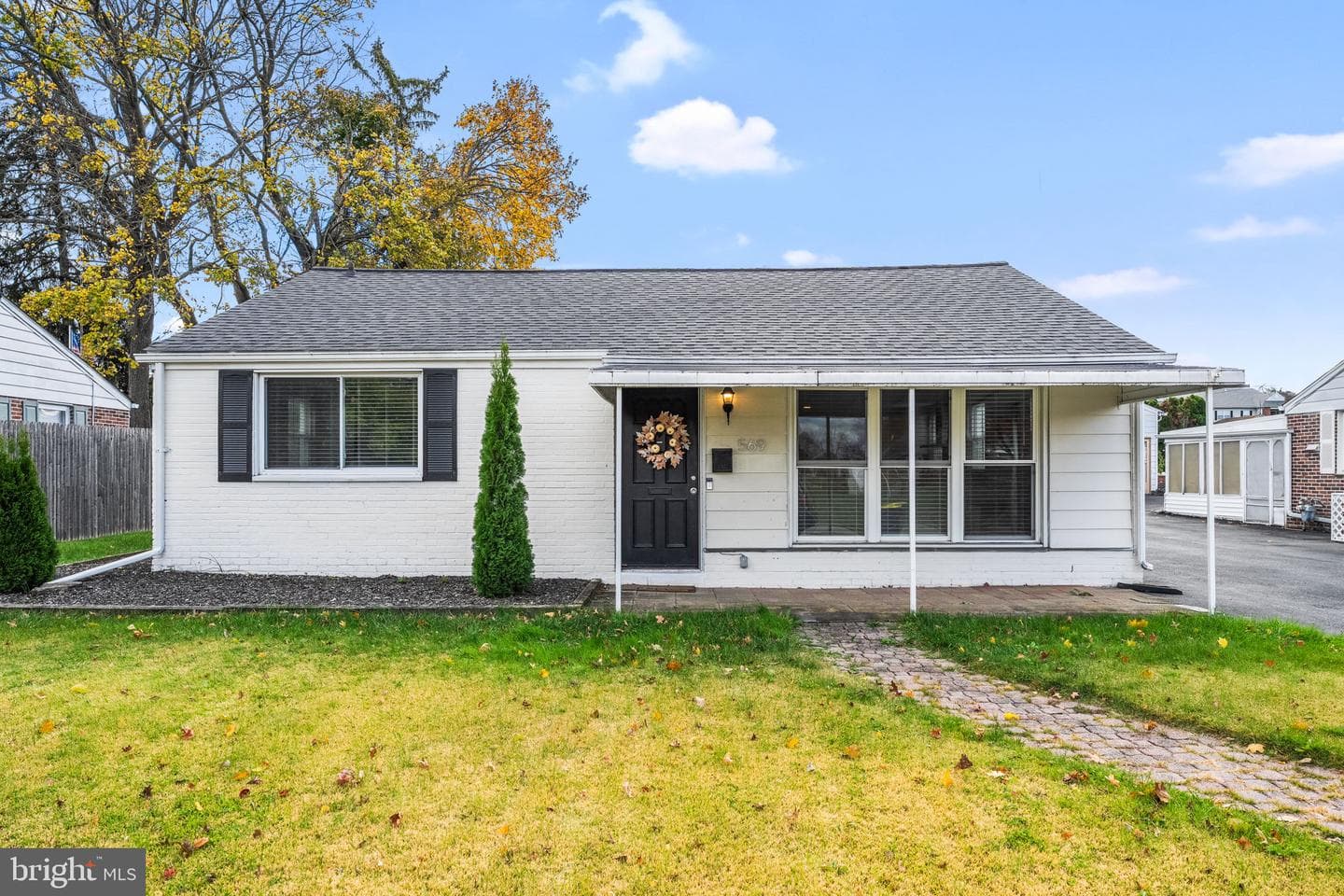569 Kingwood Road photo 1