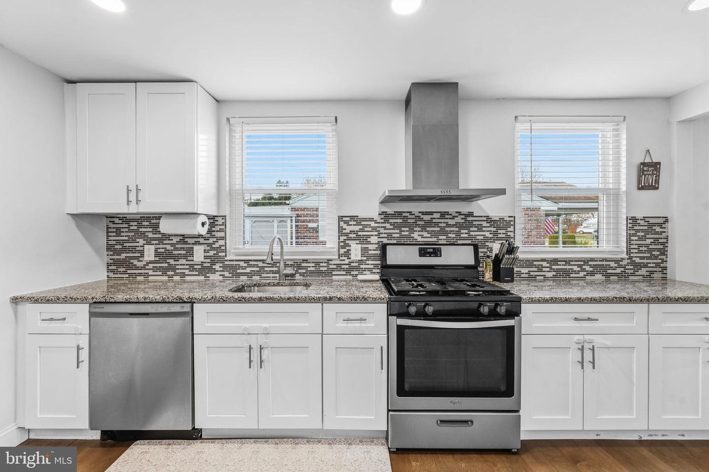 569 Kingwood Road photo 10