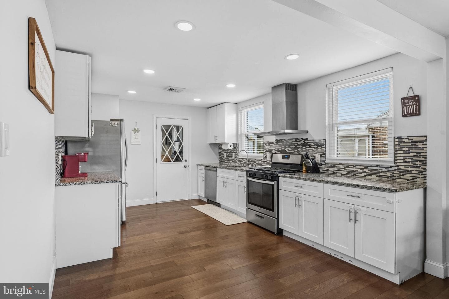 569 Kingwood Road photo 7