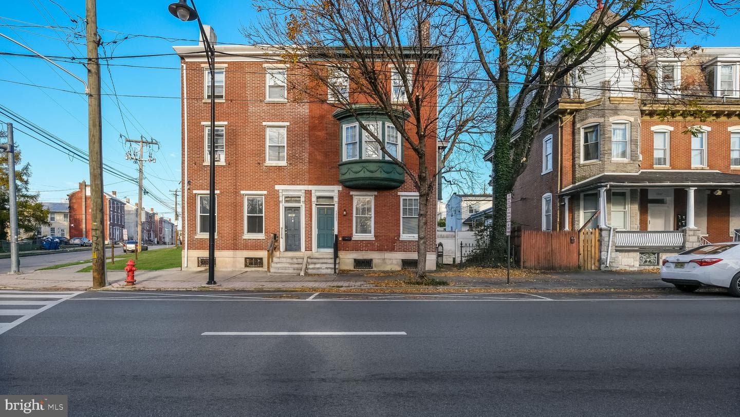 1003 Dekalb Street photo 1