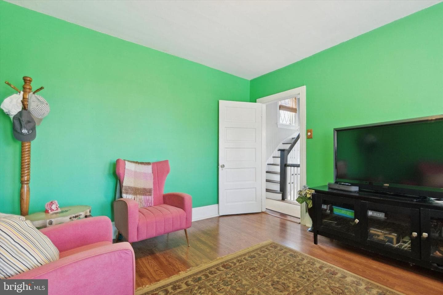 2444 Fairhill Avenue photo 32