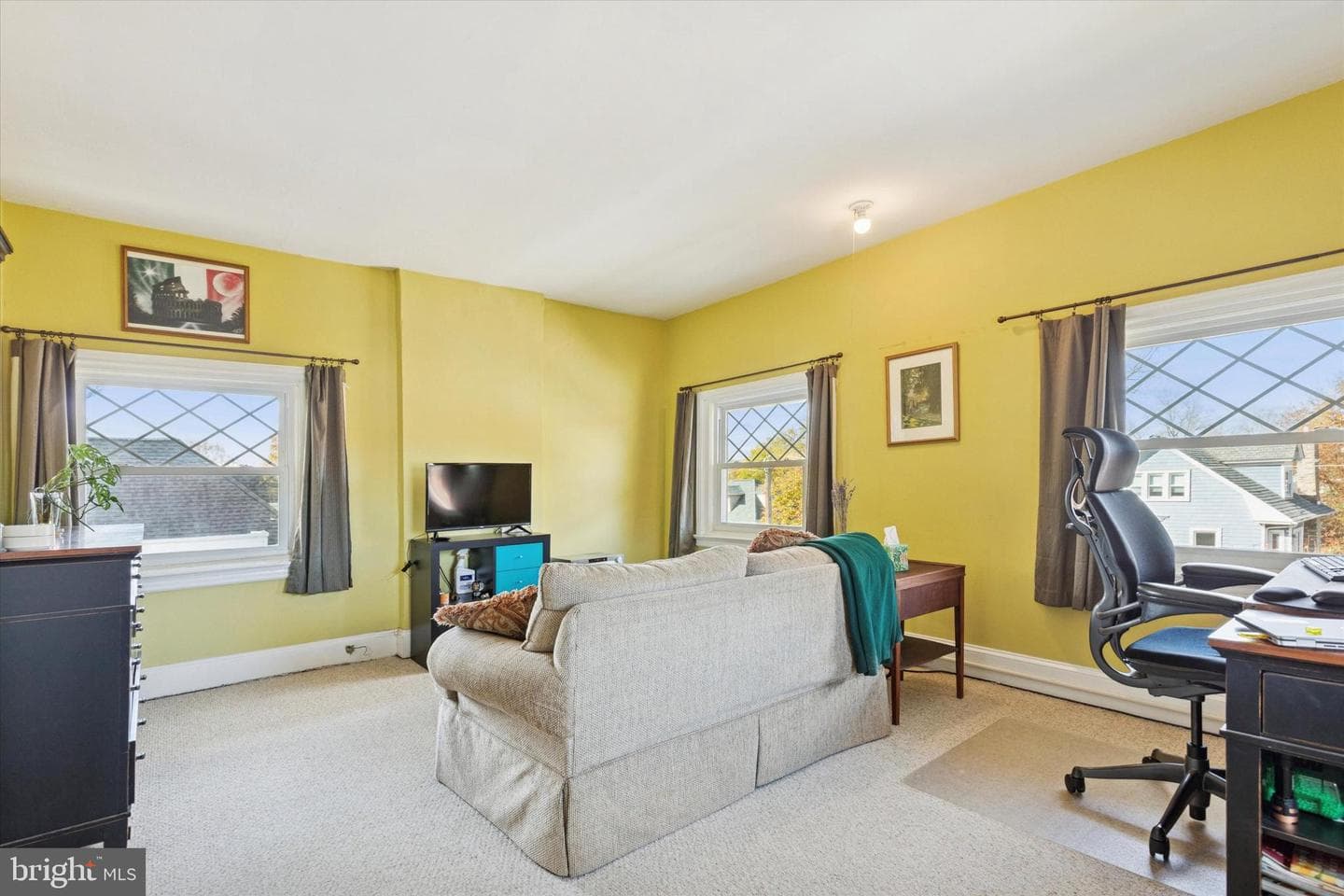 2444 Fairhill Avenue photo 40