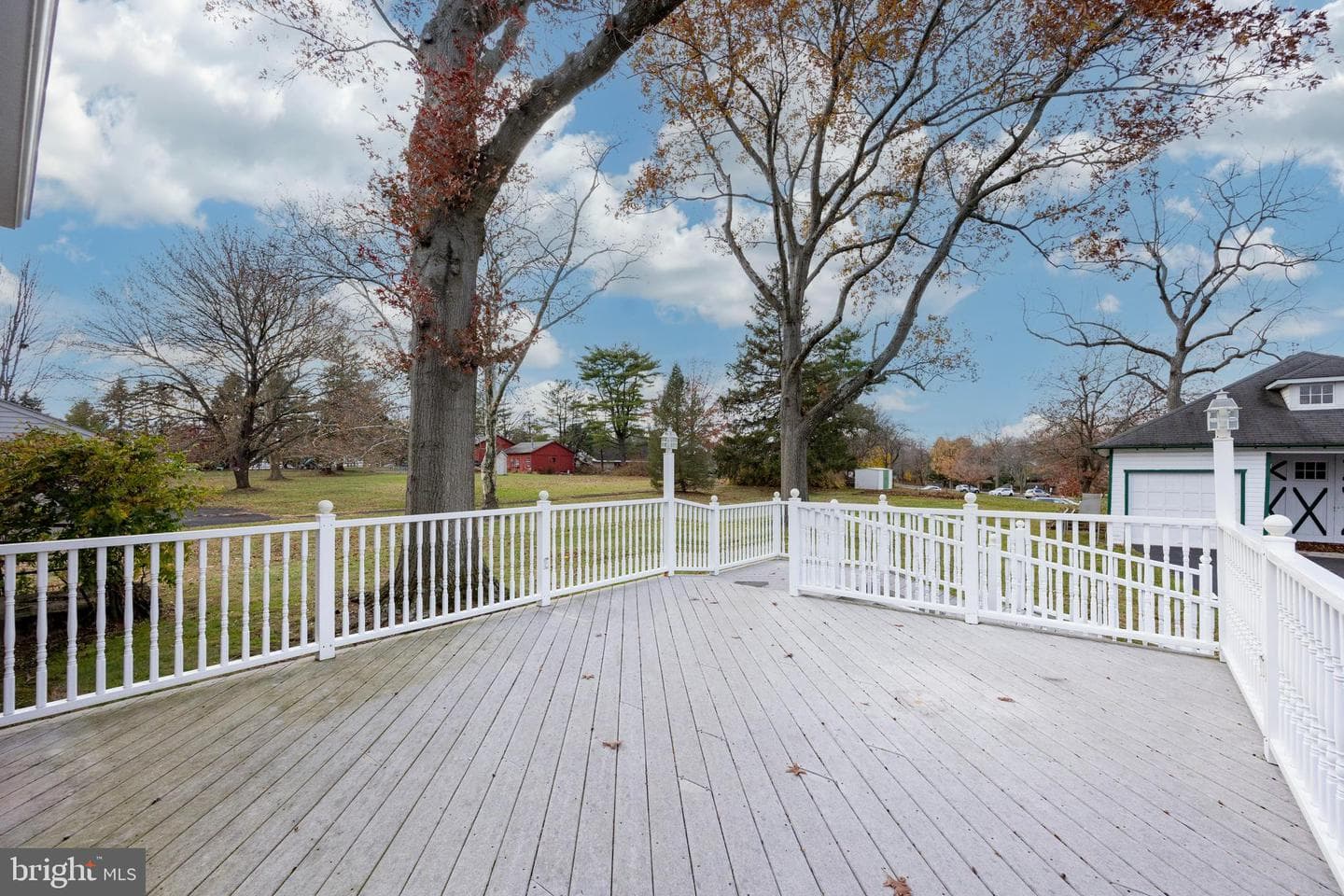 323 Broad Street photo 13