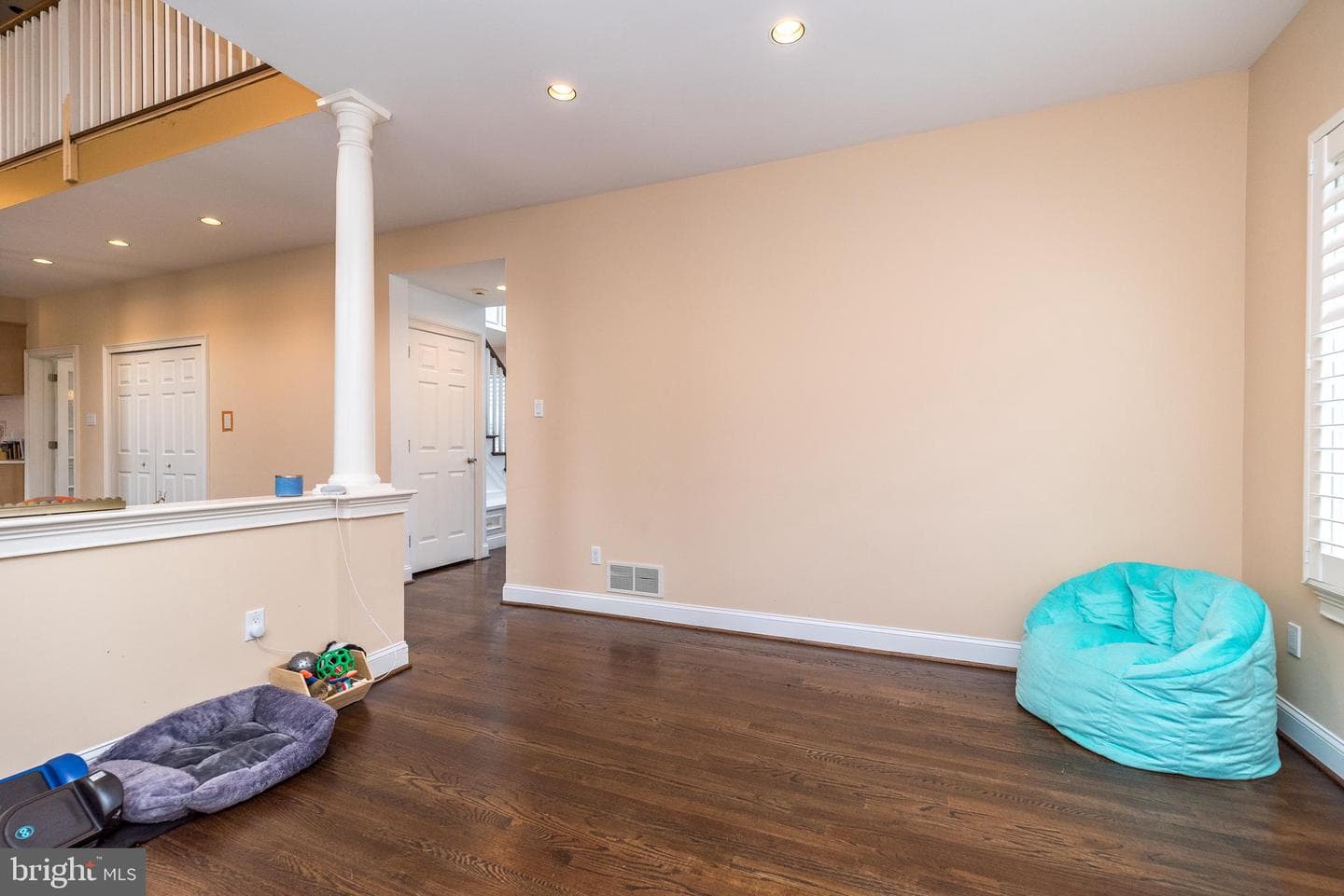926 Manor Avenue photo 13