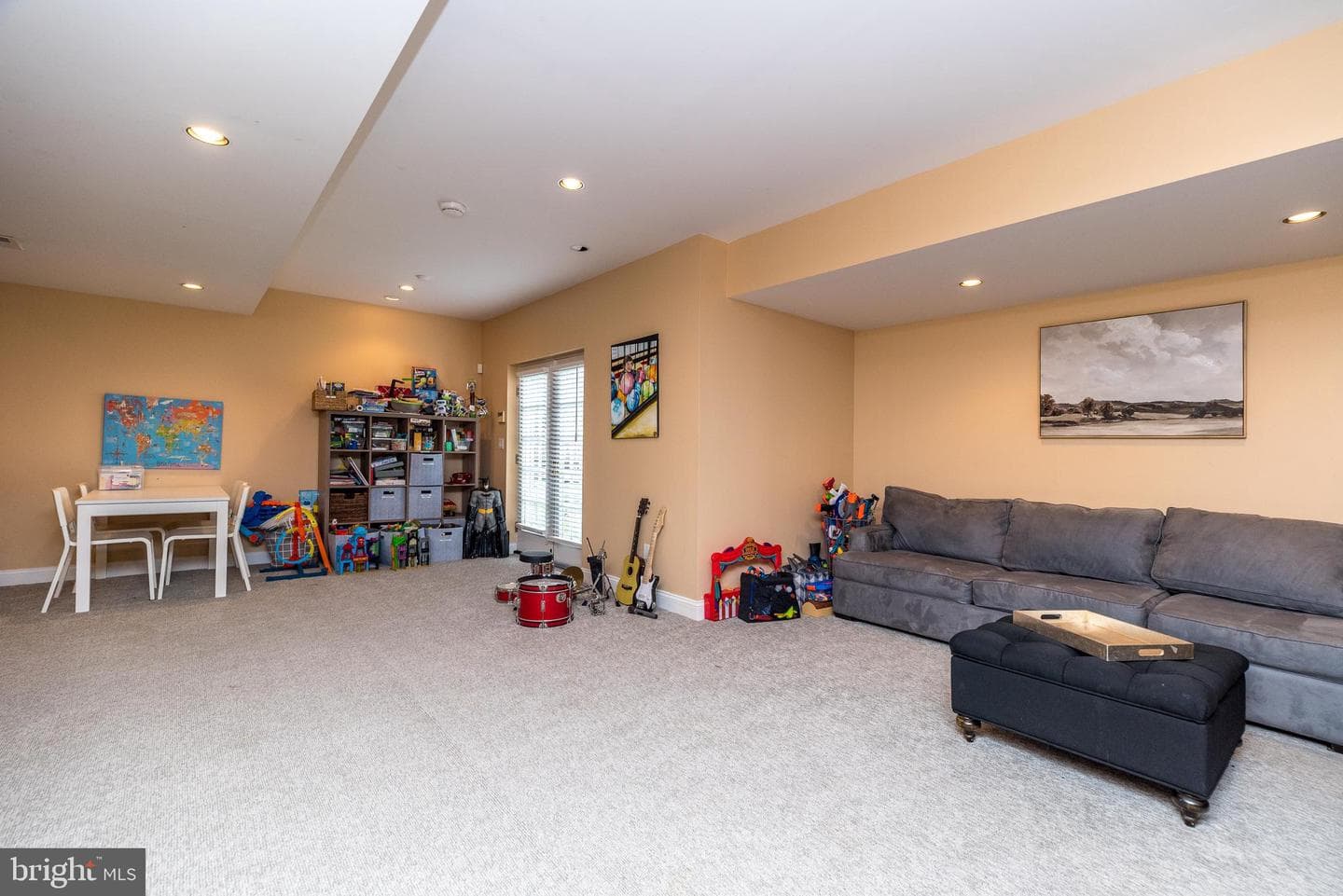 926 Manor Avenue photo 30