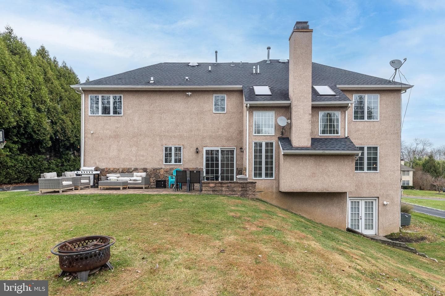 926 Manor Avenue photo 37