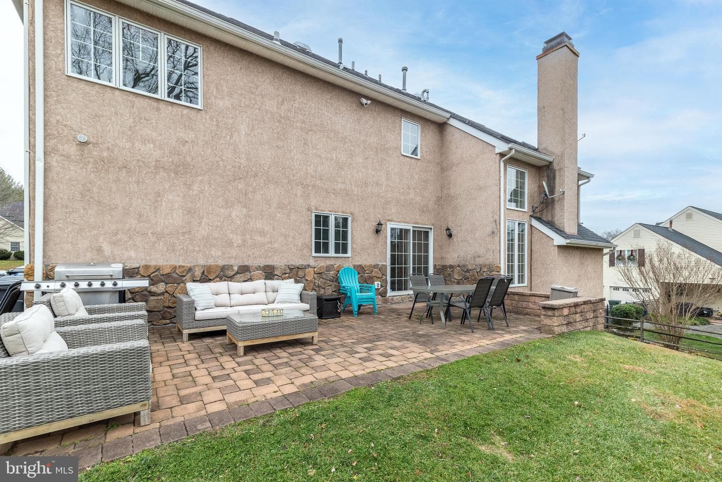 926 Manor Avenue photo 40
