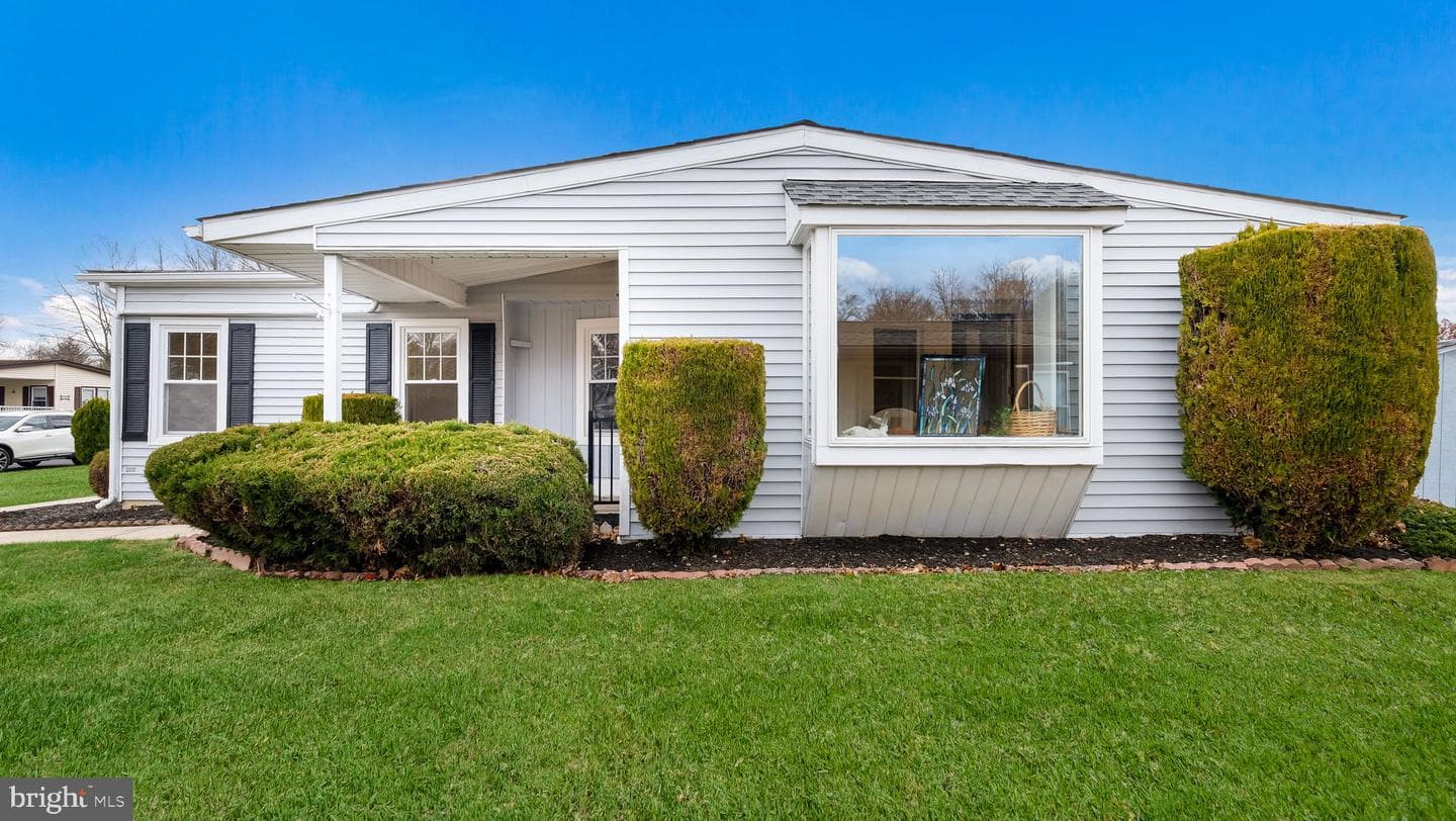 731 Dogwood Drive photo 3