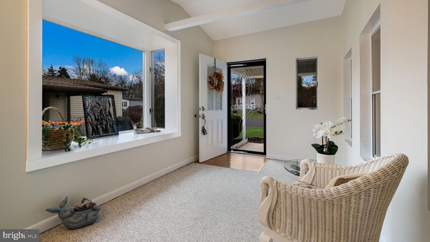 731 Dogwood Drive photo 4