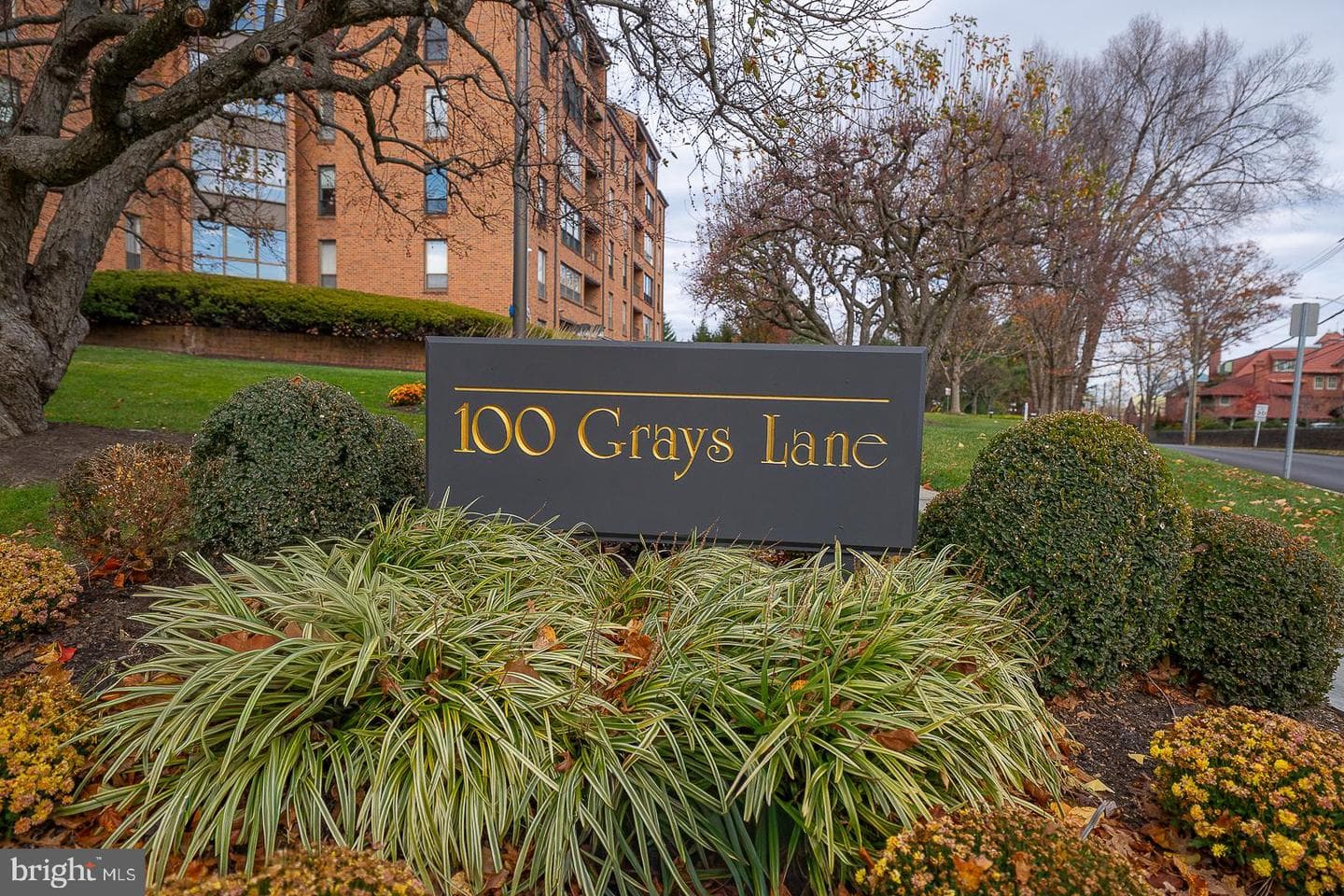 100 Grays Lane #500 photo 1