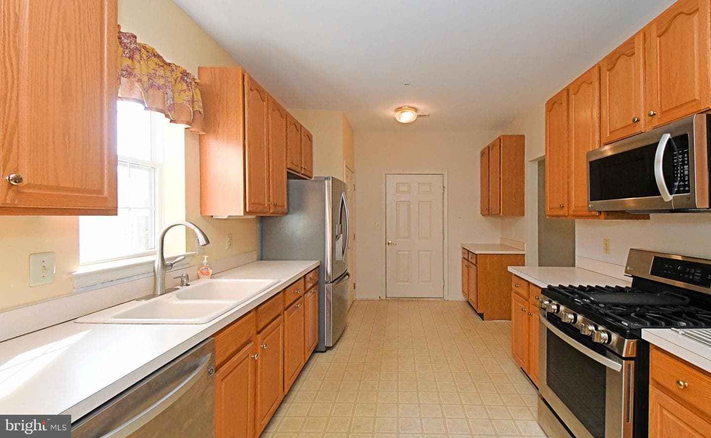 37 Stuart Dr photo 12