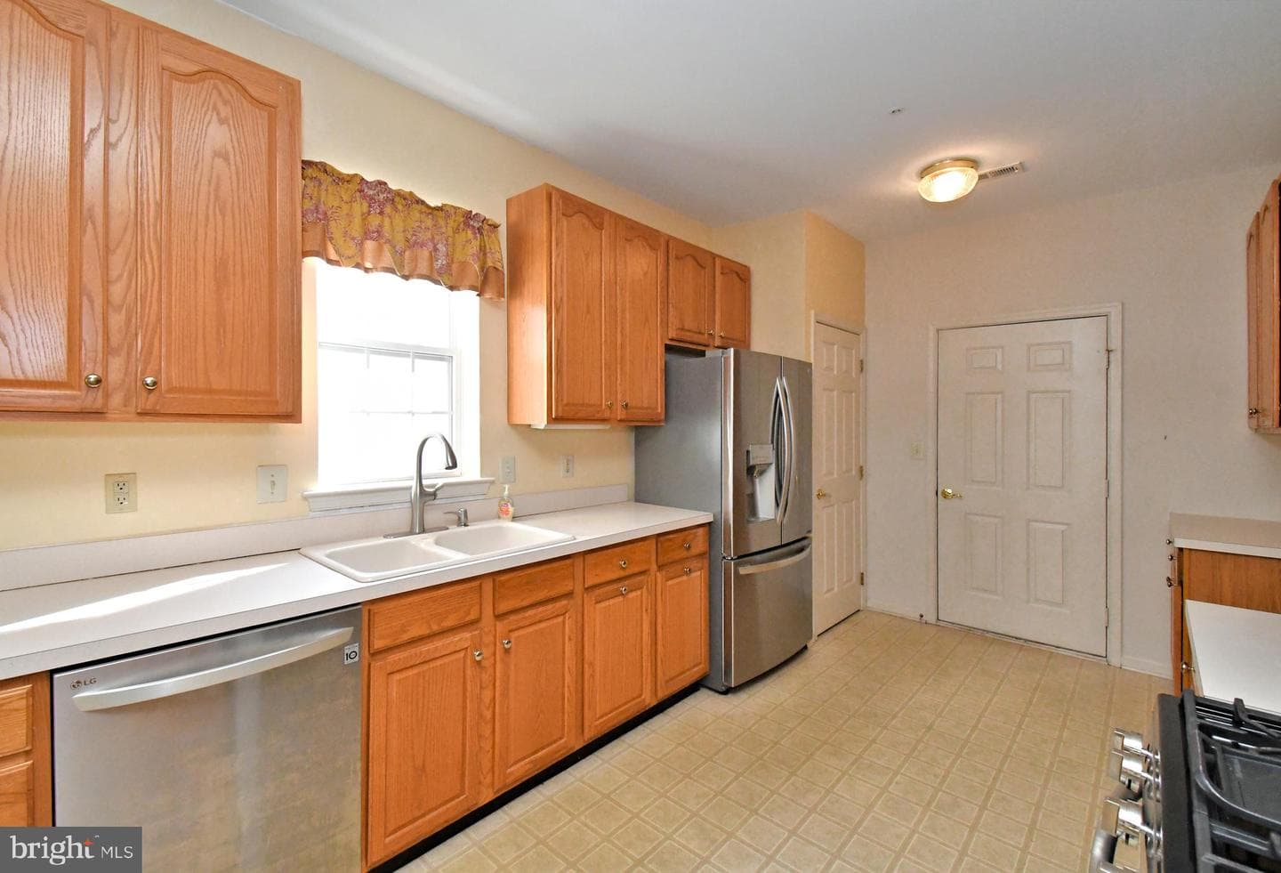 37 Stuart Dr photo 13