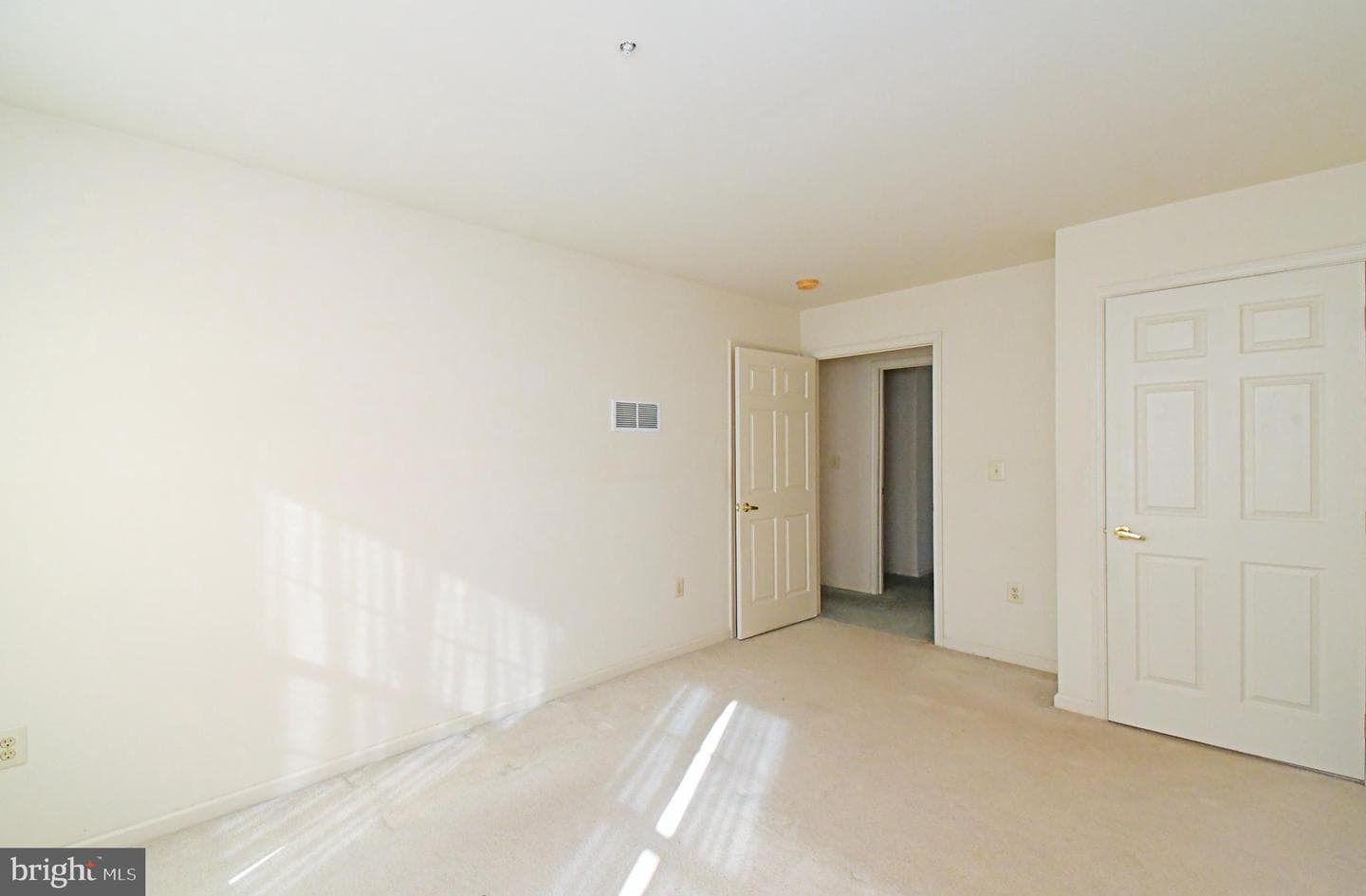 37 Stuart Dr photo 21
