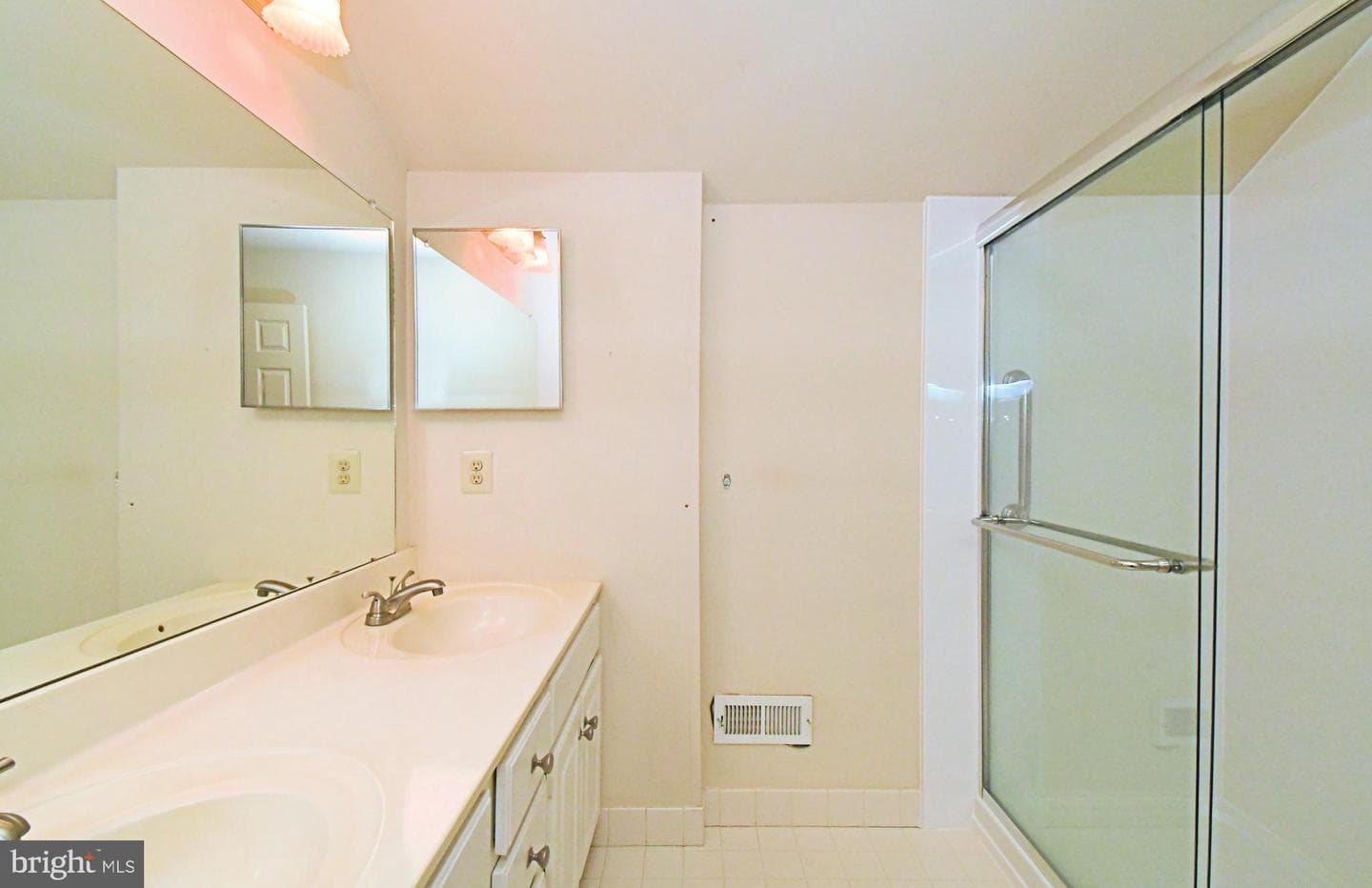 37 Stuart Dr photo 23