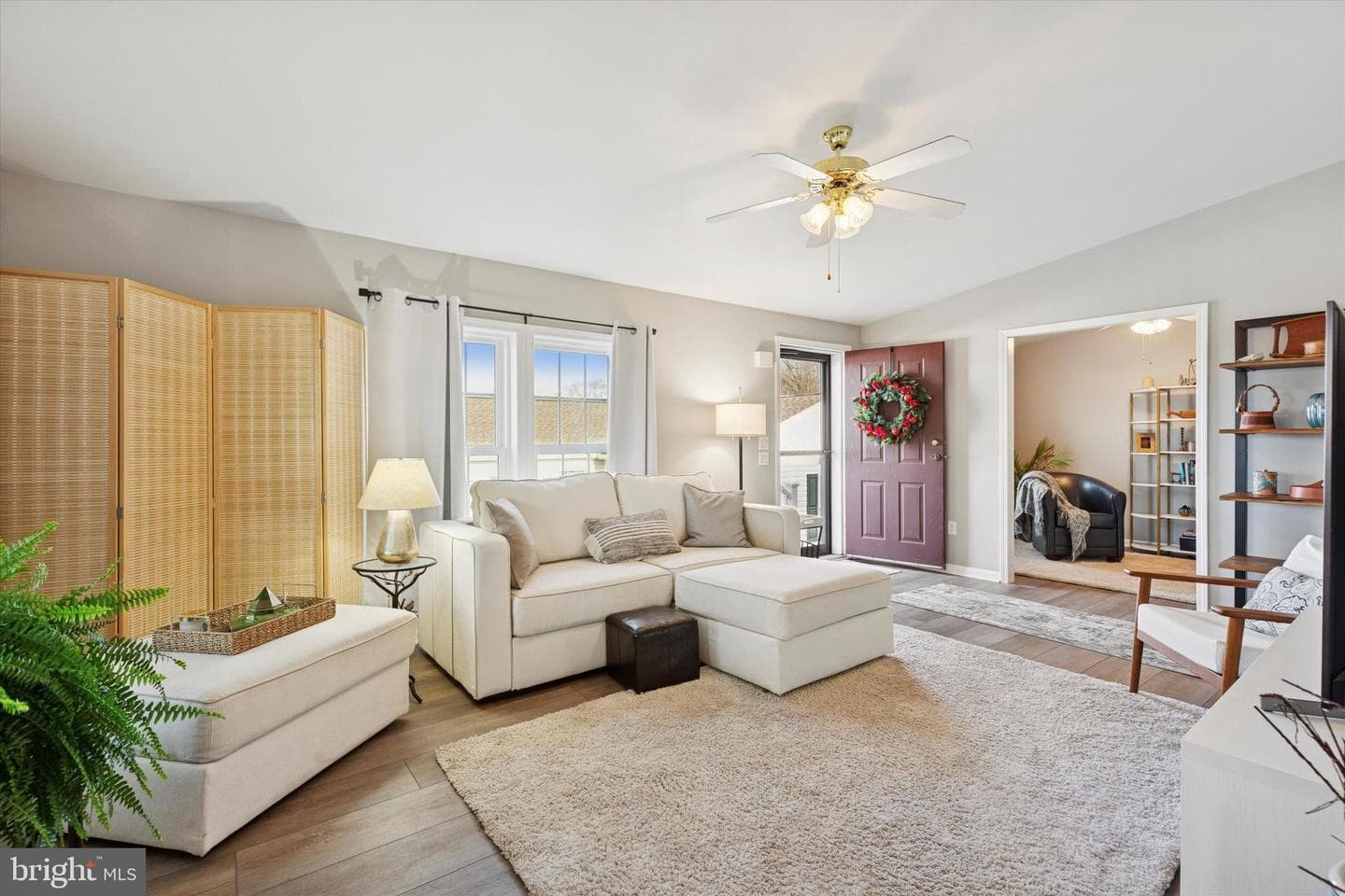 1077 Scenic View Drive photo 3