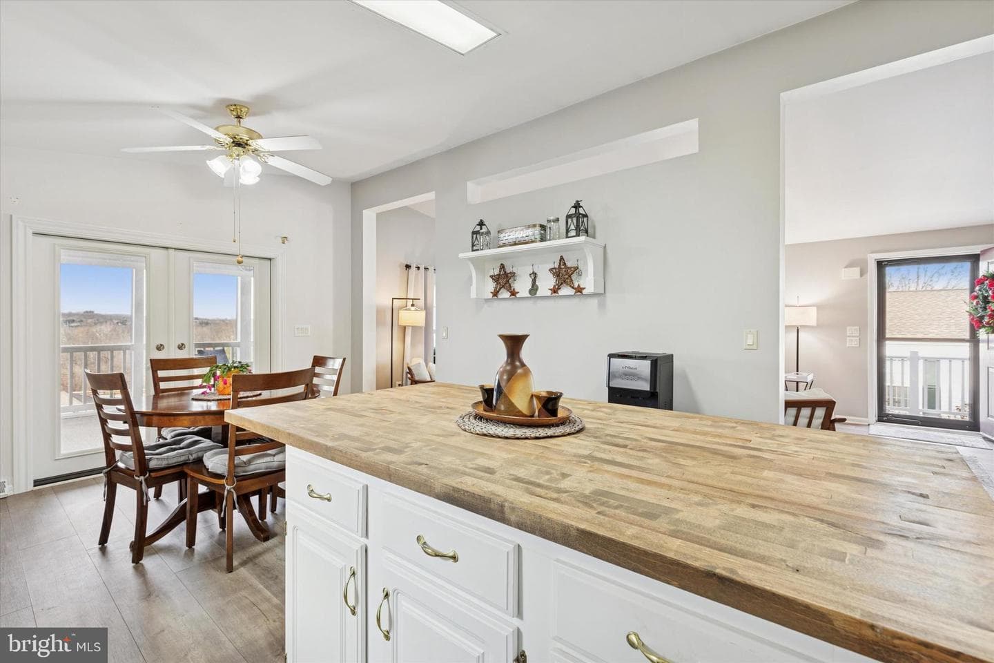 1077 Scenic View Drive photo 7