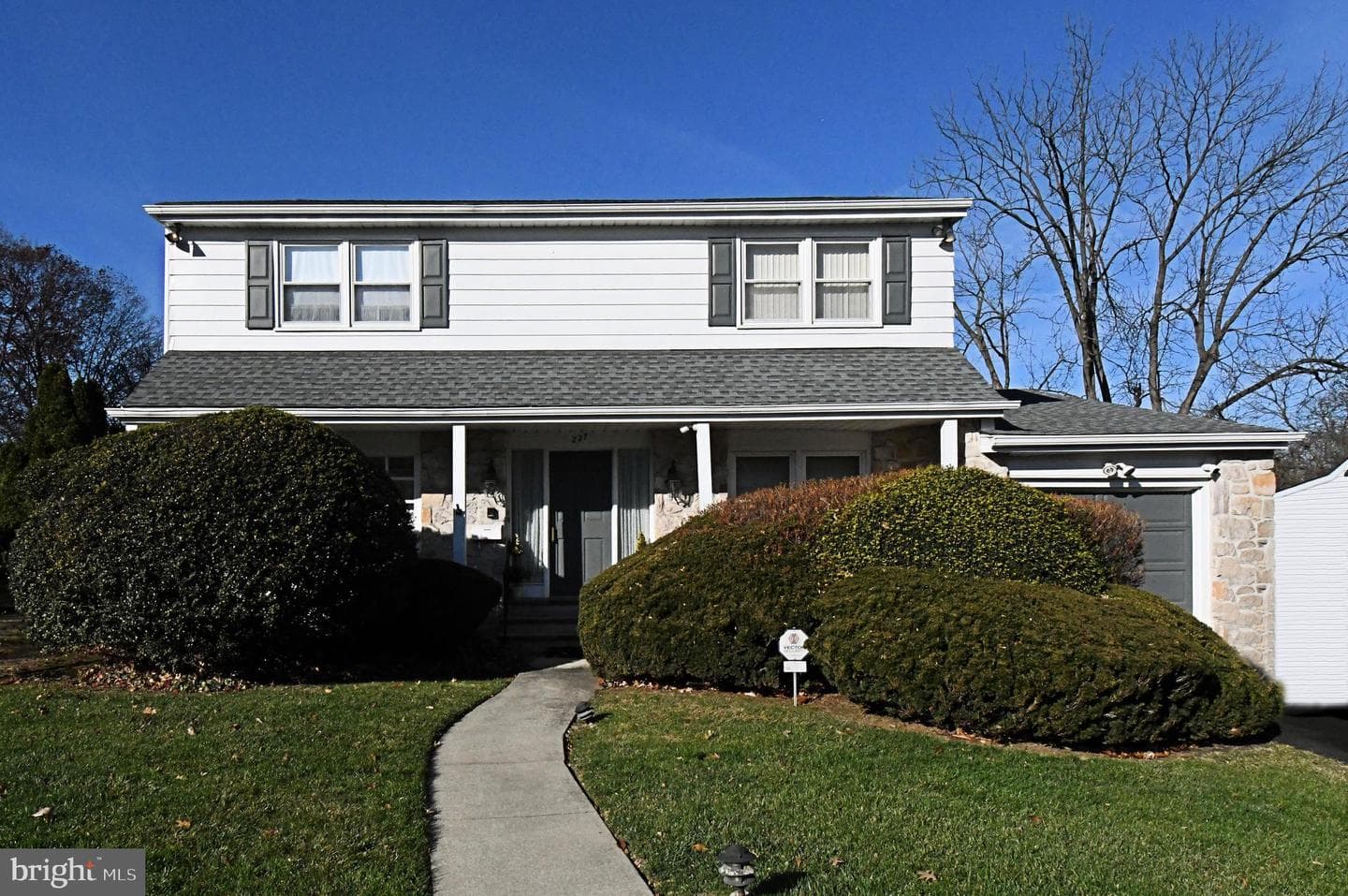 227 Barclay Circle photo 2