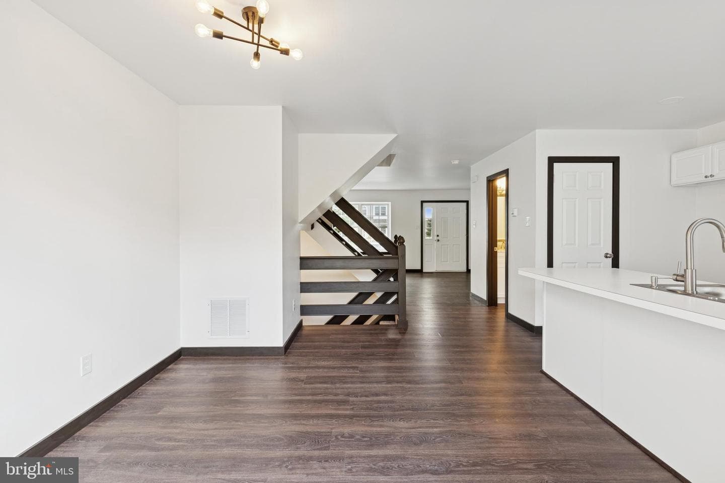 615 Longwood Road photo 9