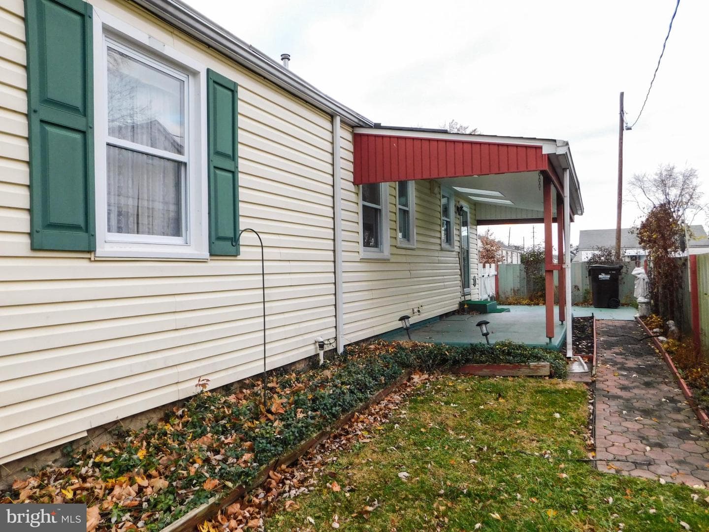 1448 W James Street photo 21