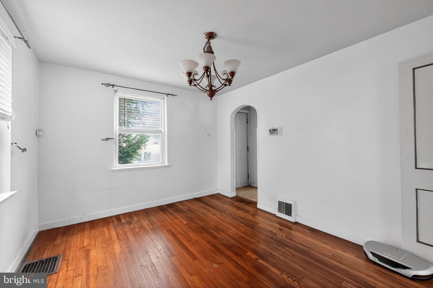 711 Grant Avenue photo 6